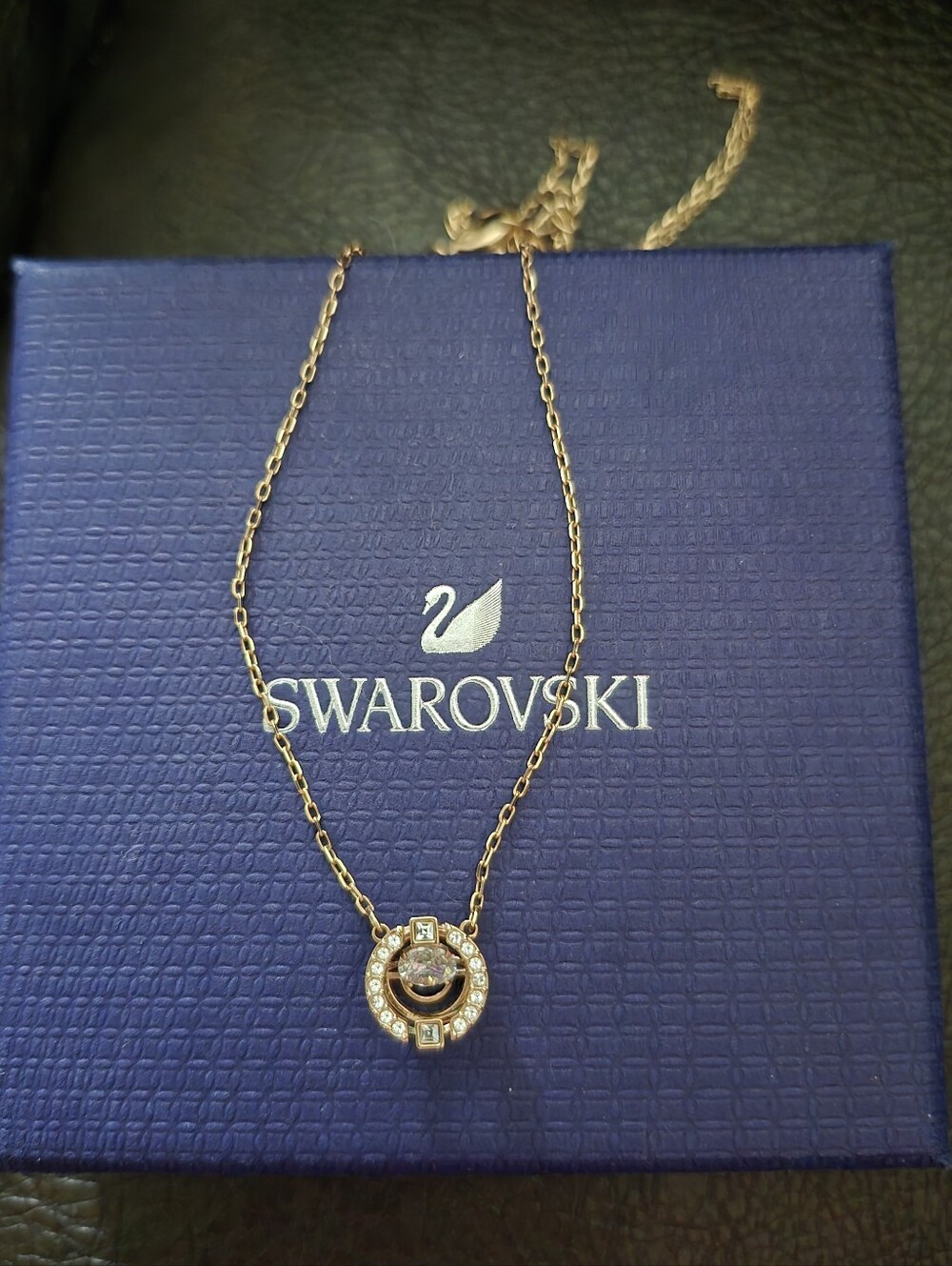 Una Swarovski Necklace - Rose Gold - Picture 4 of 16